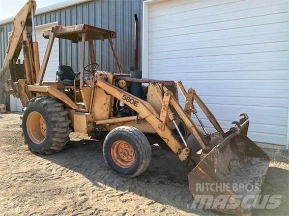 CASE 580E Tractopelle