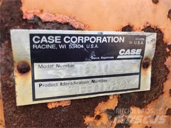 CASE 621D Chargeuse sur pneus