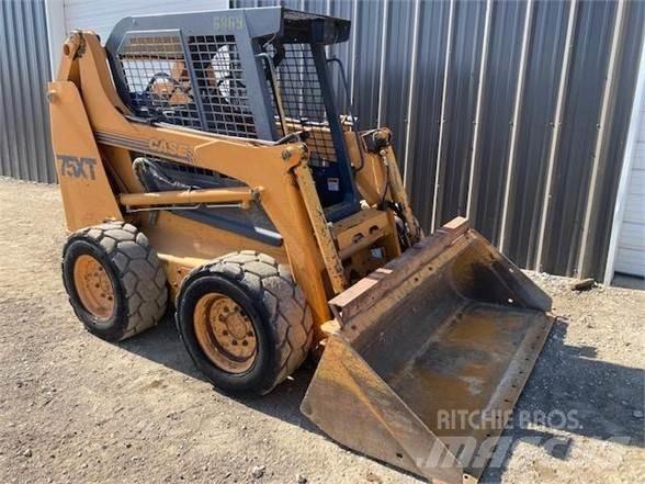 CASE 75XT Chargeuse compacte
