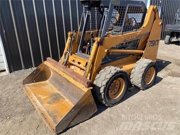 CASE 75XT Chargeuse compacte