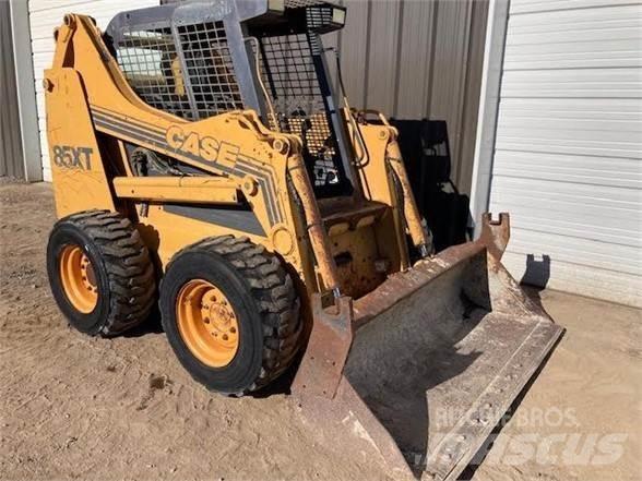 CASE 85XT Chargeuse compacte