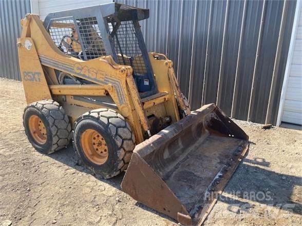 CASE 85XT Chargeuse compacte