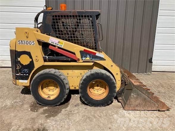 CAT 228 Chargeuse compacte