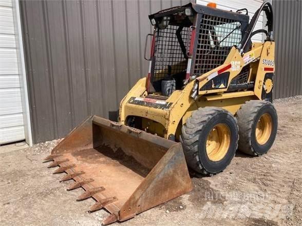 CAT 228 Chargeuse compacte