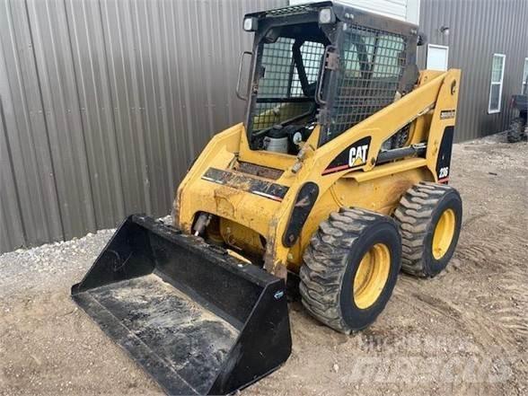 CAT 236 Chargeuse compacte