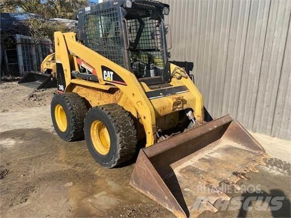 CAT 246 Chargeuse compacte