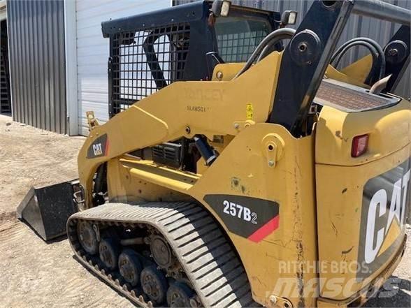 CAT 257B2 Chargeuse compacte