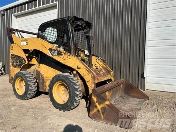 CAT 272C Chargeuse compacte