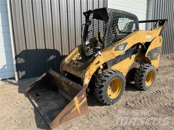 CAT 272C Chargeuse compacte