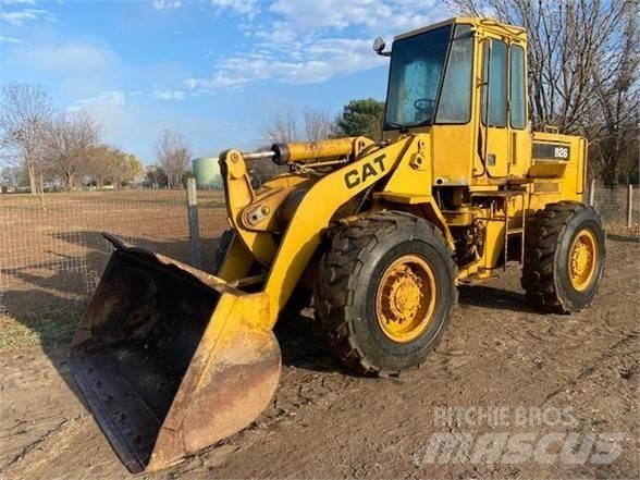 CAT 926 Chargeuse sur pneus