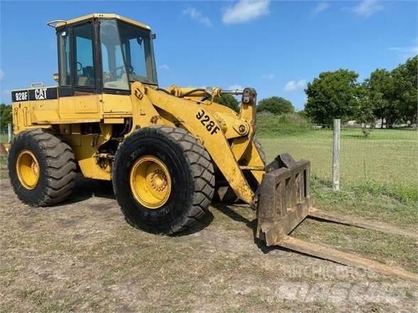 CAT 928F Chargeuse sur pneus