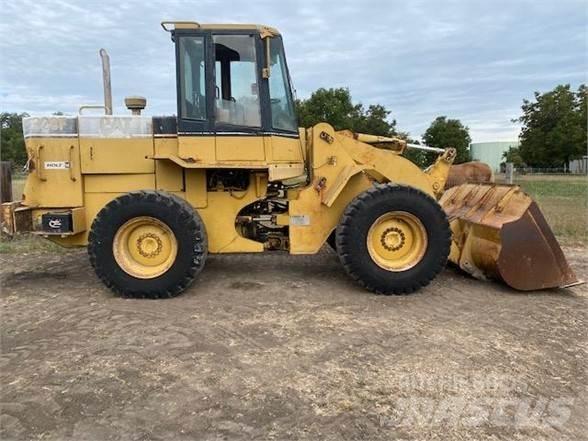 CAT 928F Chargeuse sur pneus