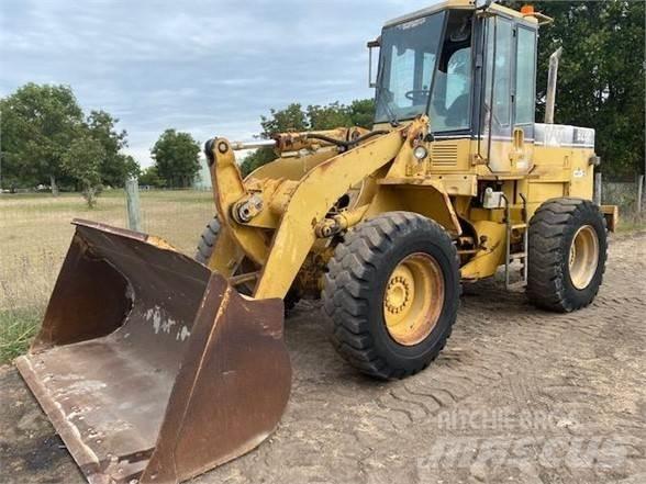 CAT 928F Chargeuse sur pneus