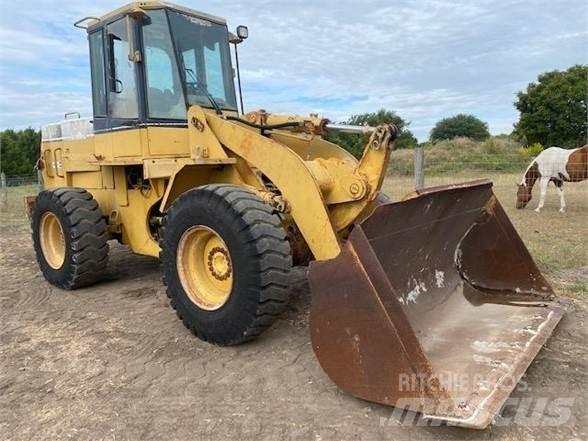 CAT 928F Chargeuse sur pneus