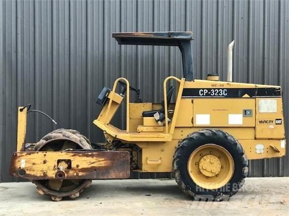 CAT CP-323C Rouleaux monocylindre