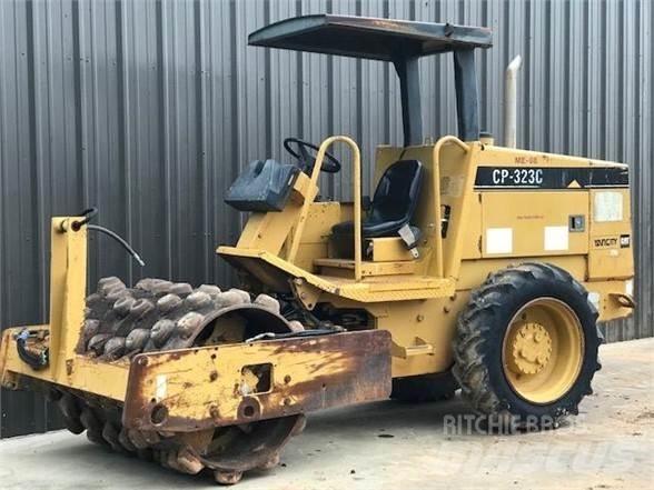 CAT CP-323C Rouleaux monocylindre