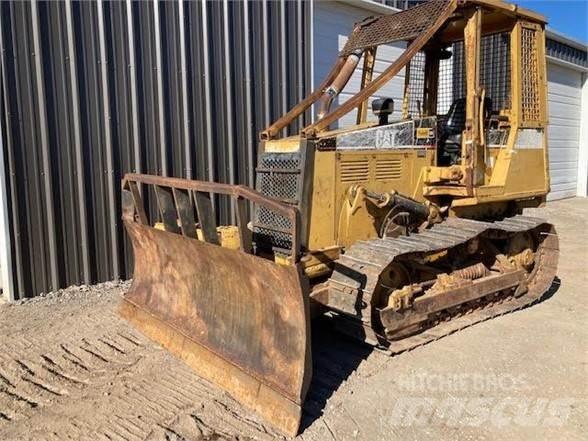 CAT D3C Bouteurs sur chenilles