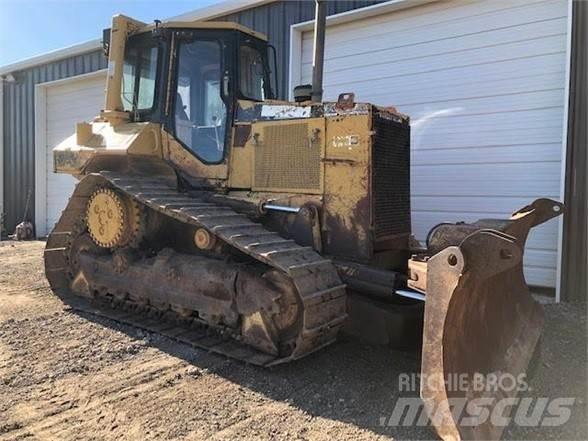 CAT D6M XL Bouteurs sur chenilles