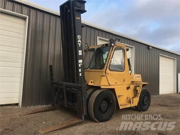 CAT V180B Chariots diesel