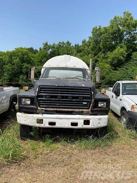 Ford F800 Motrici cisterna