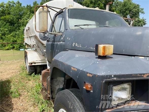 Ford F800 Motrici cisterna