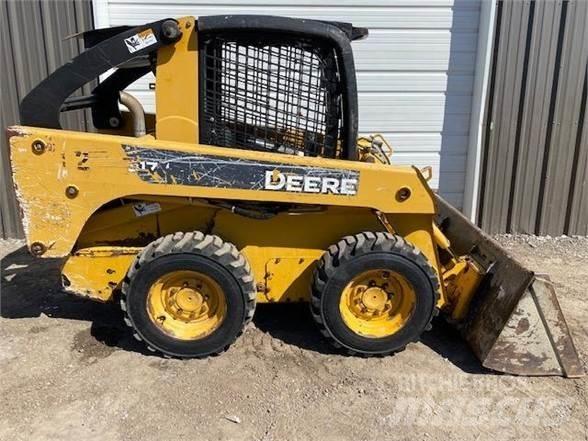 John Deere 317 Chargeuse compacte