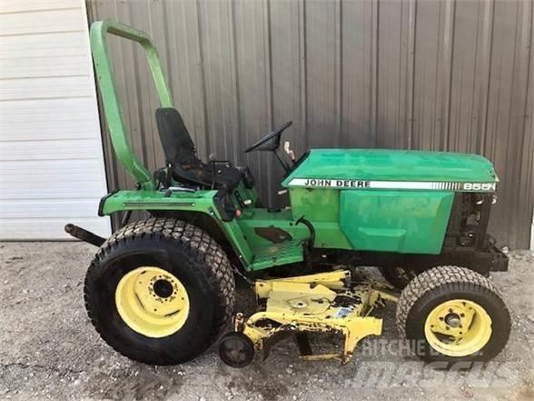 John Deere 855 Tracteur