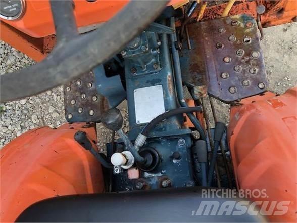 Kubota B7100 Tracteur