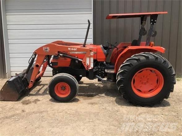 Kubota M9000 Tracteur