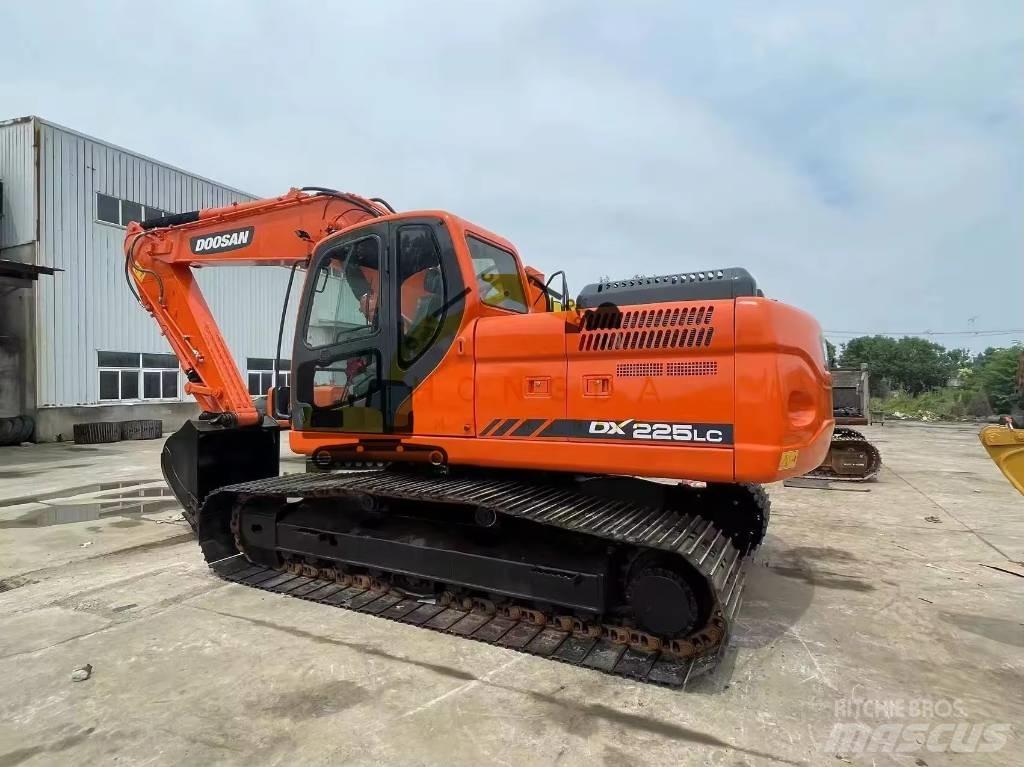 Doosan DX 225 LC Pelle sur chenilles