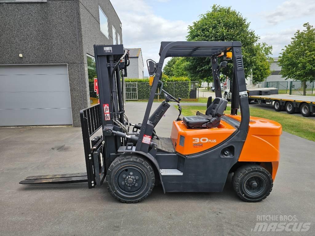 Doosan D 30 G Chariots diesel