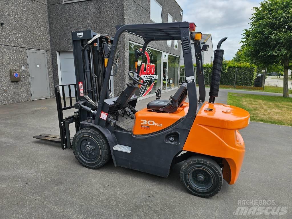Doosan D 30 G Chariots diesel