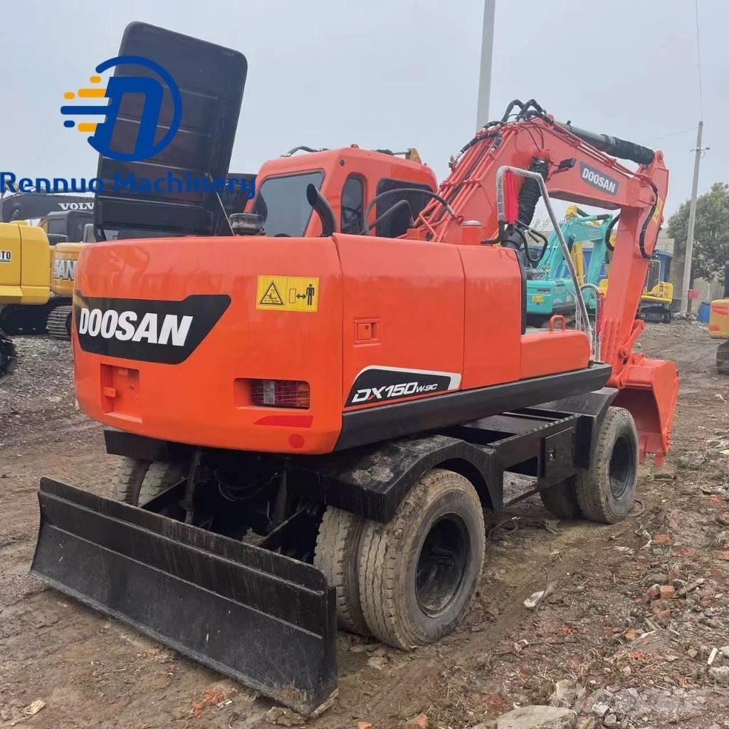 Doosan DX150W-7 Pelle sur pneus