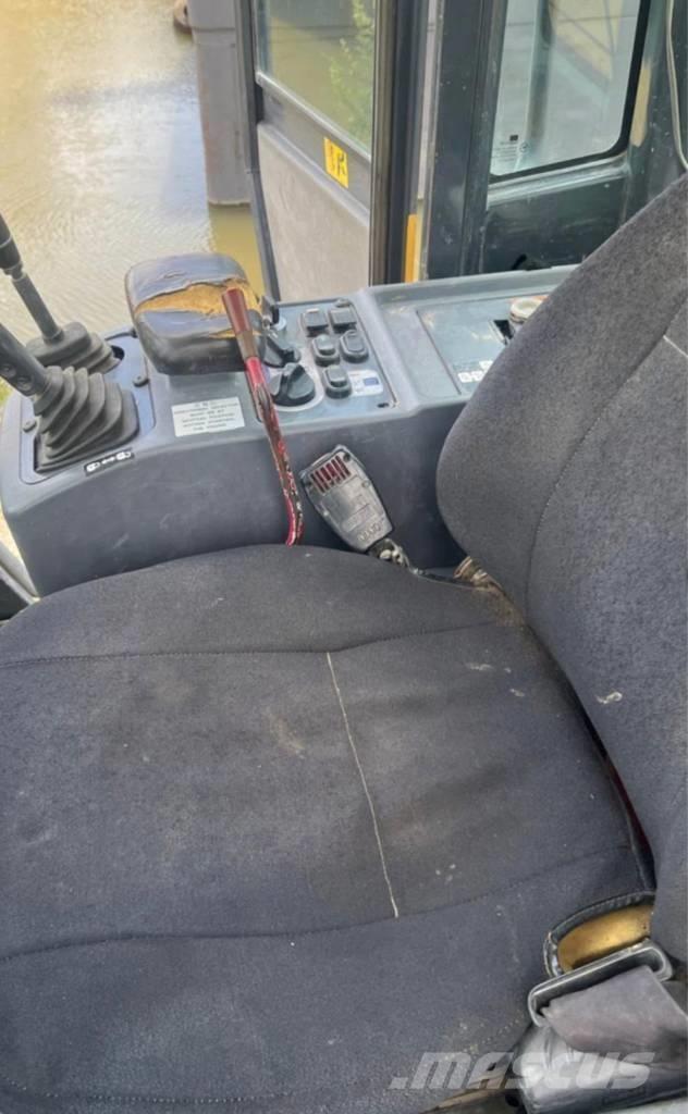 Komatsu WA 250 PZ-6 Chargeuse sur pneus