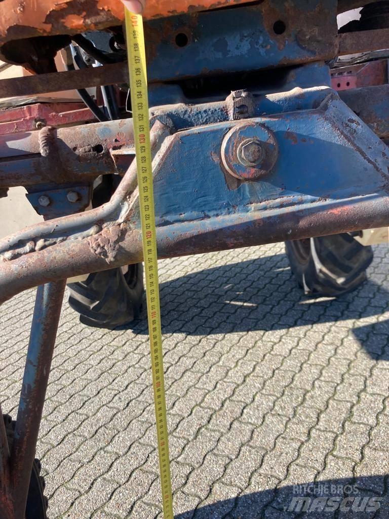 Universal 640V Tracteur