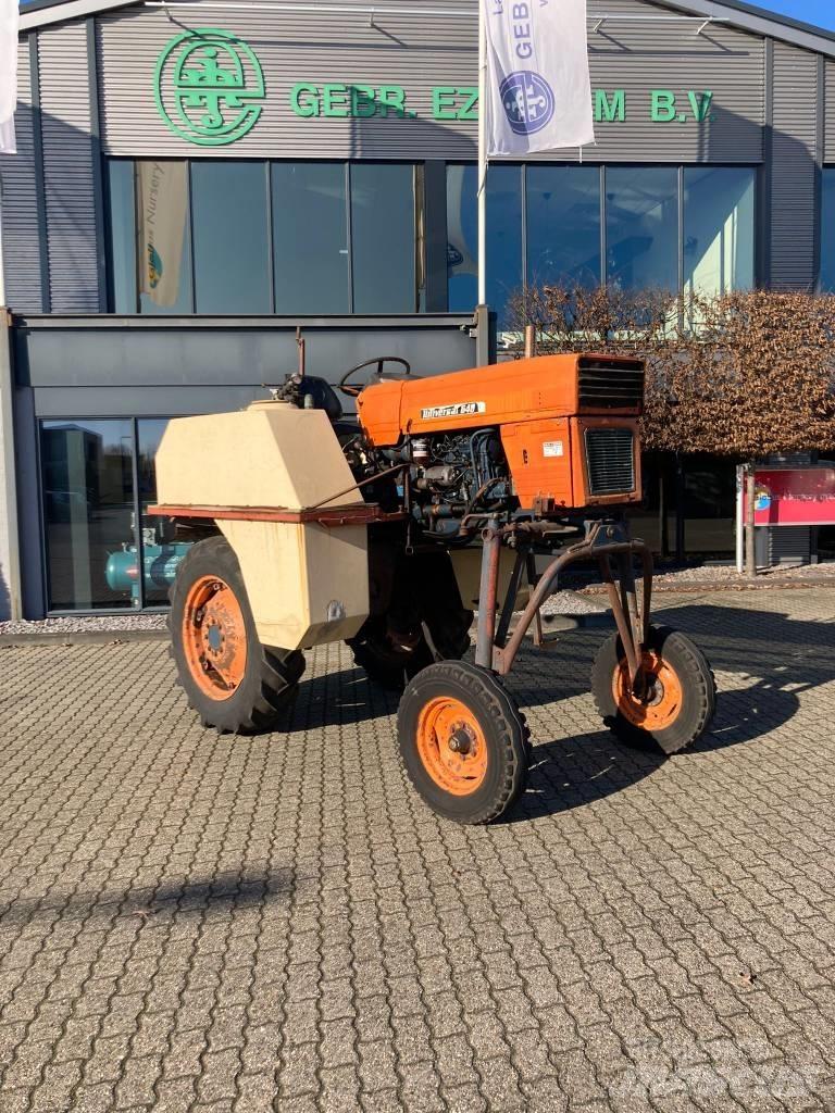 Universal 640V Tracteur