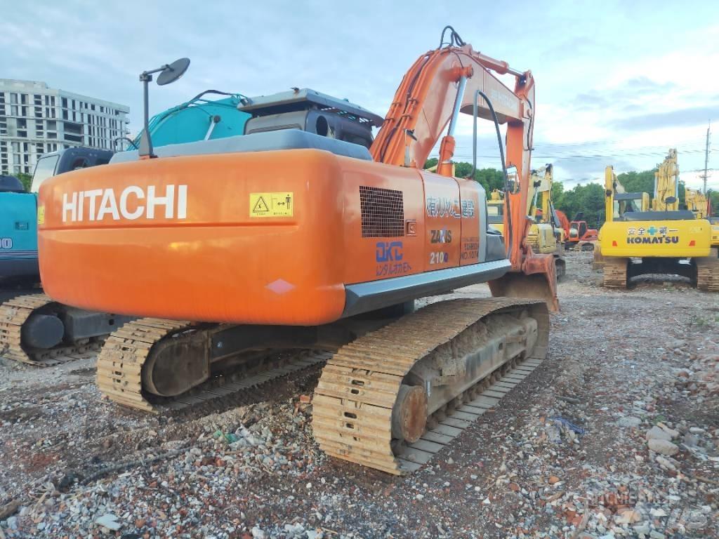 Hitachi ZX 210 Pelle sur chenilles