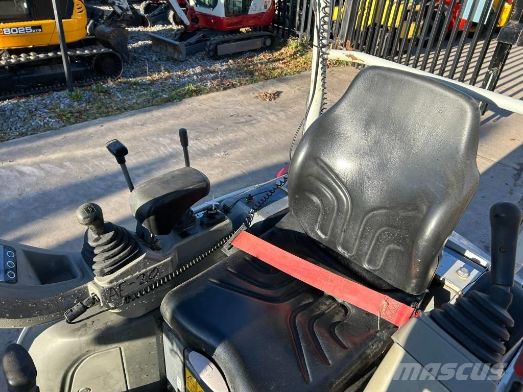 Takeuchi TB 216 Mini pelle < 7t