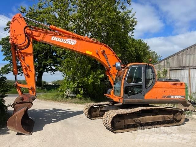 Doosan DX 225 LC Pelle sur chenilles
