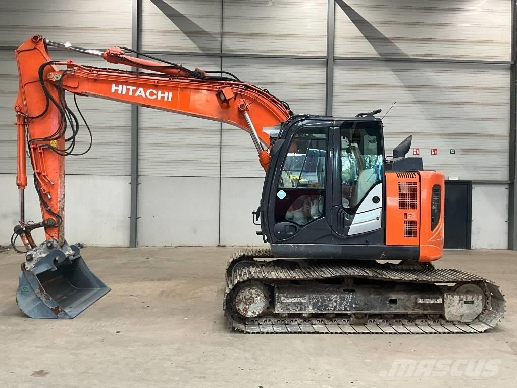 Hitachi ZX 135 US-6 Pelle sur chenilles