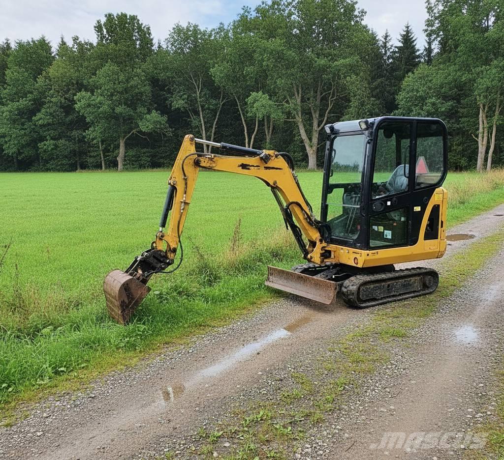 CAT 301.8 C Mini pelle < 7t
