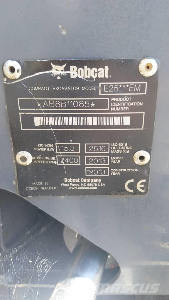 Bobcat E 25 Mini pelle < 7t