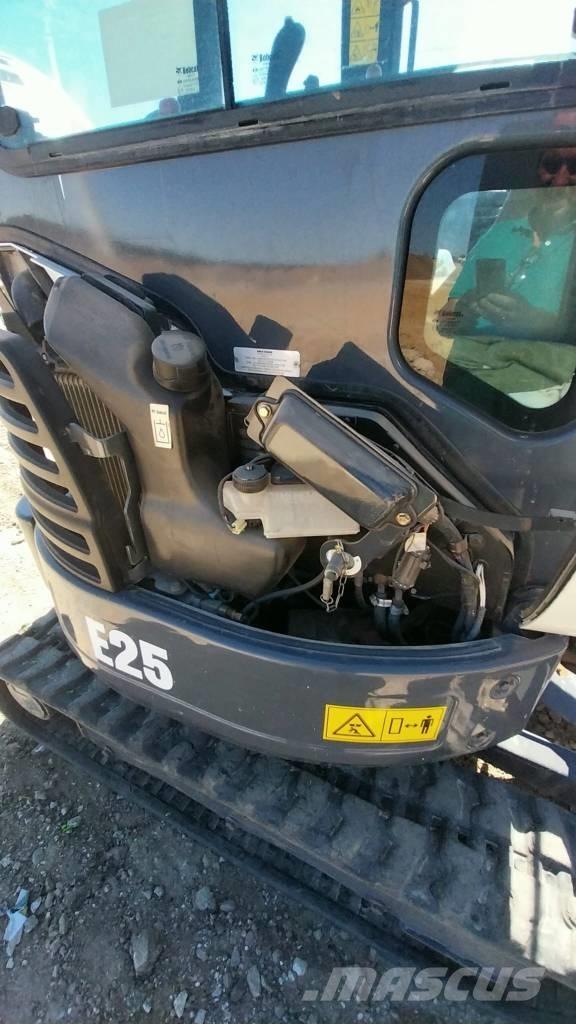 Bobcat E 25 Mini pelle < 7t