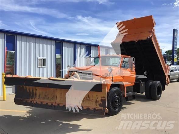 Ford F800 Sableuse et saleuse