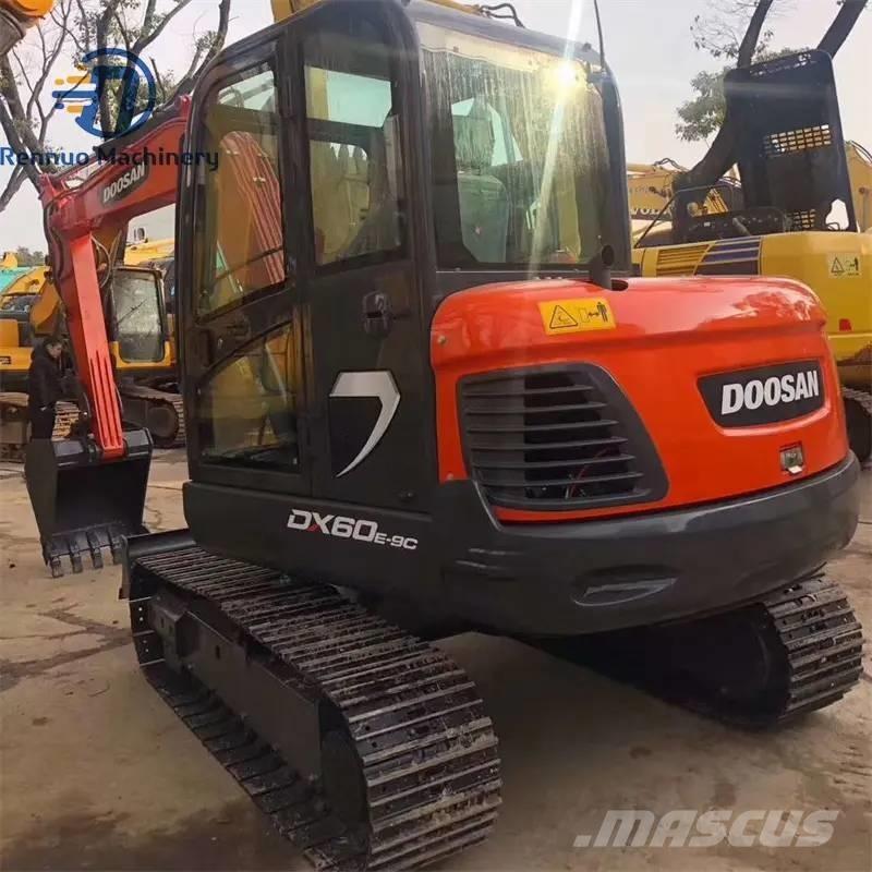 Doosan DX 60-9 C Pelle sur chenilles