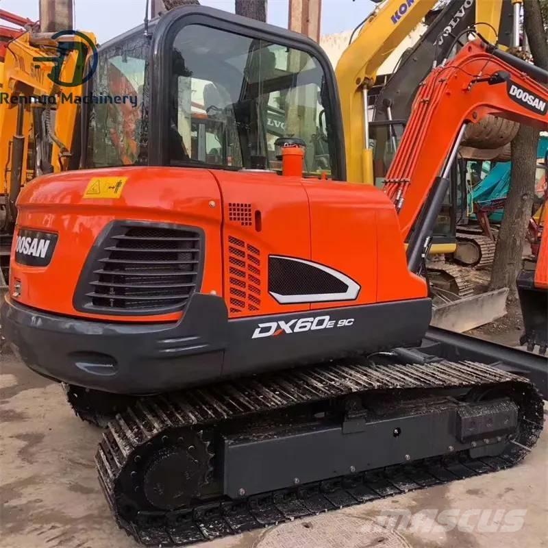Doosan DX 60-9 C Pelle sur chenilles