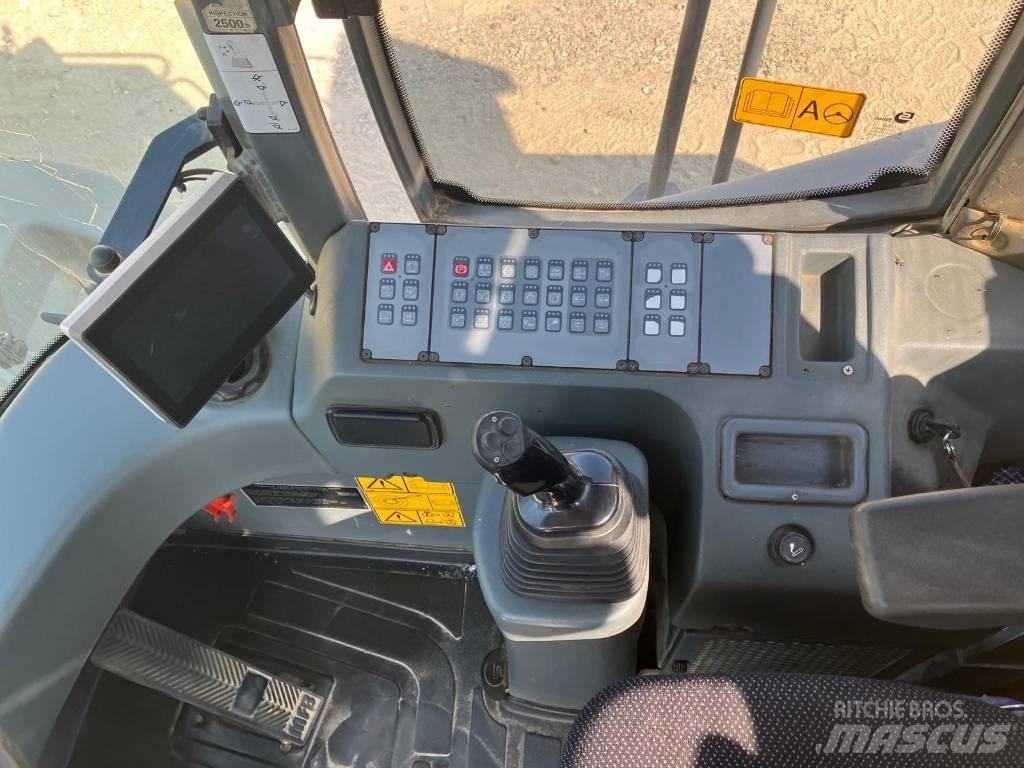 Liebherr L 566 Chargeuse sur pneus