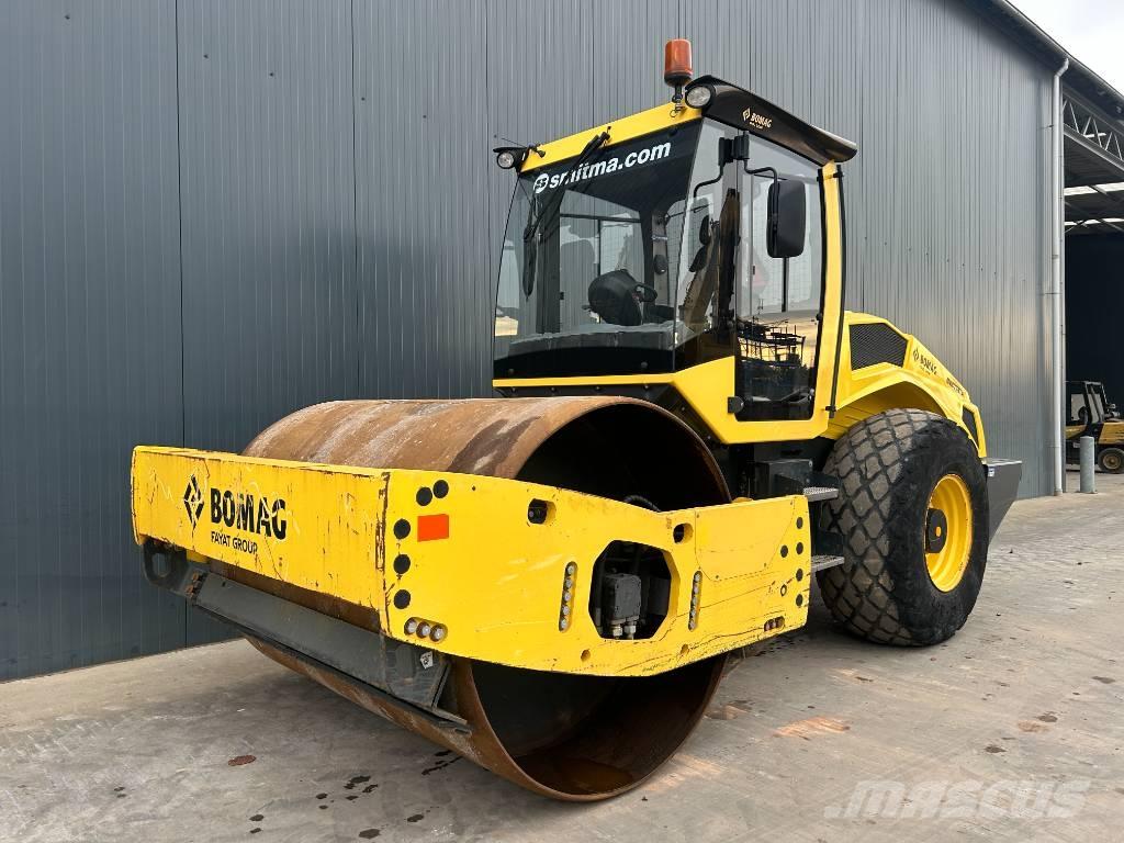 Bomag BW213D-5 Rouleaux monocylindre