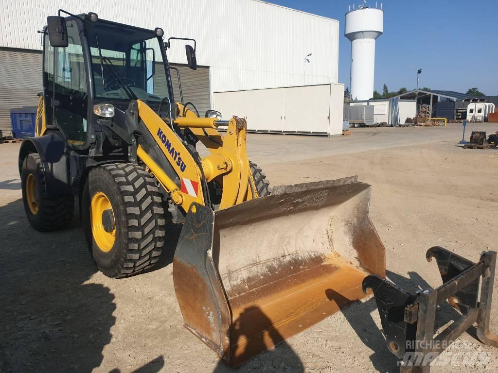 Komatsu WA80M-8E0 Chargeuse sur pneus