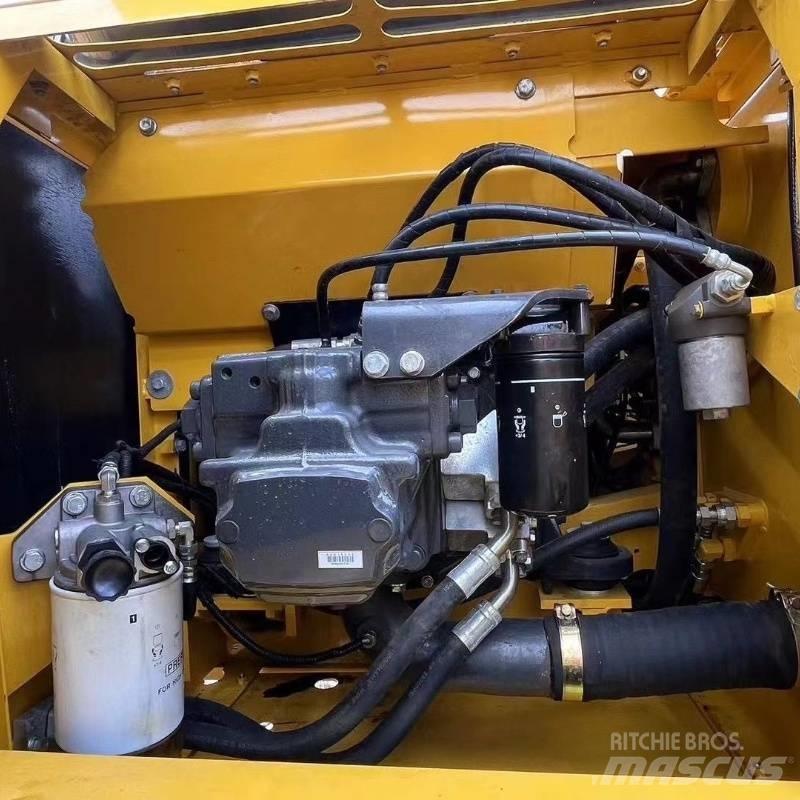 Komatsu PC 220 Pelle sur chenilles